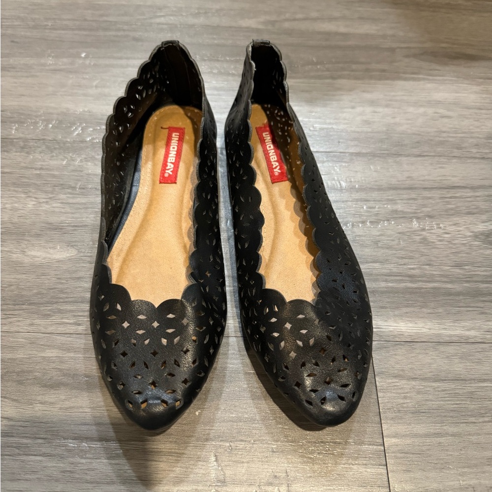 Women’s Union Bay Wallace Pointed Toe Flats Size 6